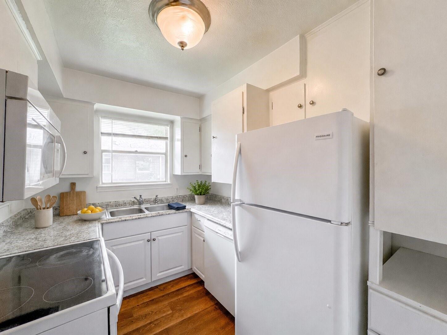 4537 Dakota Street 4