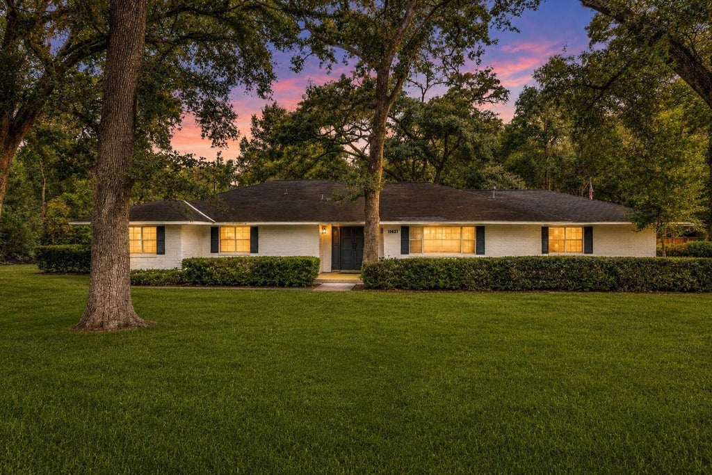 Photo of 11427 Glenora Drive, Houston, TX 77065 (MLS # 17090449)