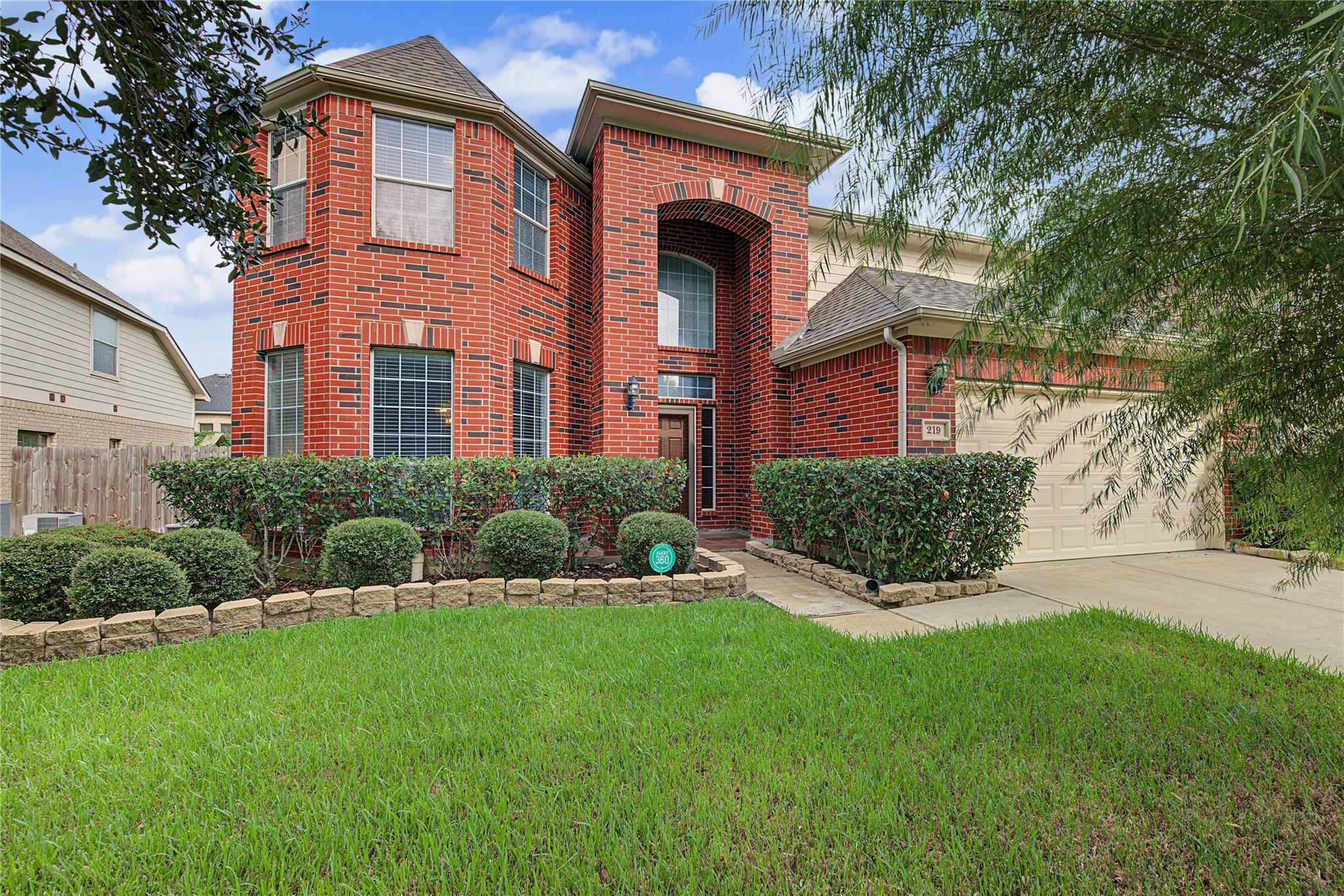 219 Nina Lane Lane W