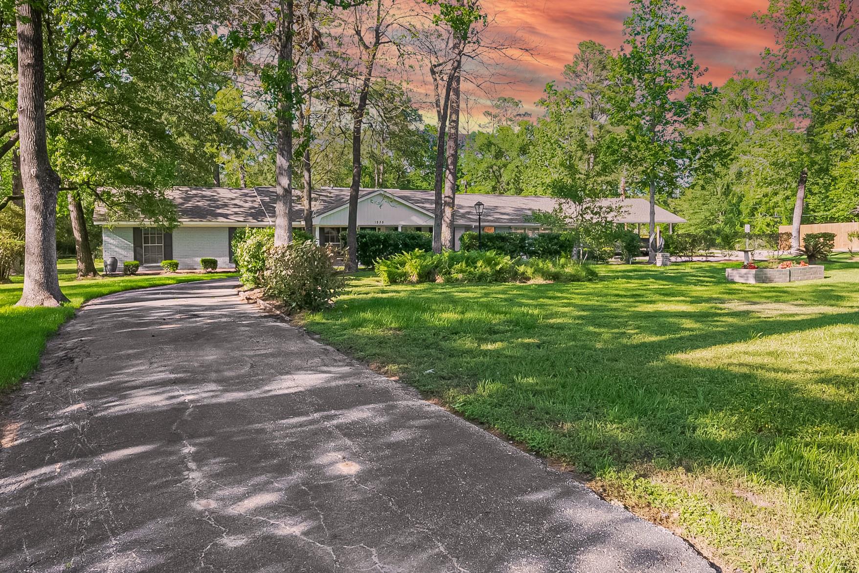 1535 Spring Hills Drive