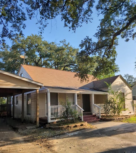 Photo of 3150 Roberts Street, Beaumont, TX 77701 (MLS # 34324040)