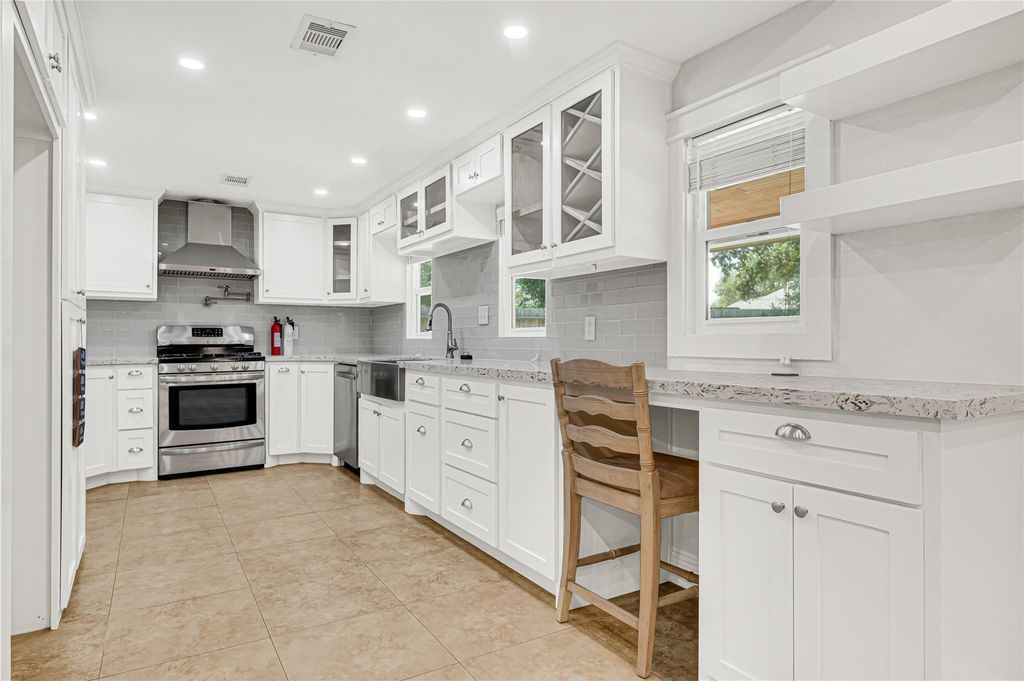 Photo of 902 Mountain Meadows Drive, Katy, TX 77450 (MLS # 20157135)