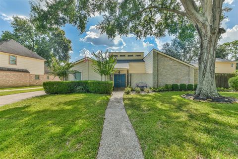 Photo of 7111 Winding Walk Drive, Houston, TX 77095 (MLS # 4045001)