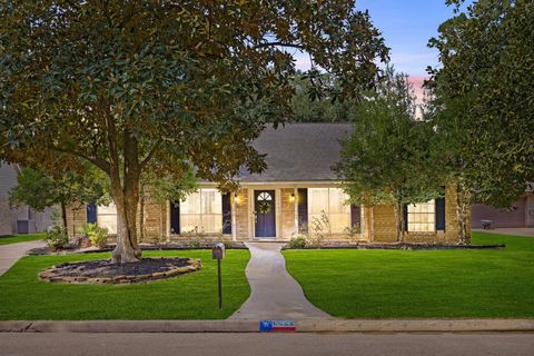 Photo of 8222 Middlebury Lane, Houston, TX 77070 (MLS # 41368393)