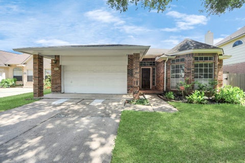Photo of 4615 Jaymar Drive, Sugar Land, TX 77479 (MLS # 62846923)
