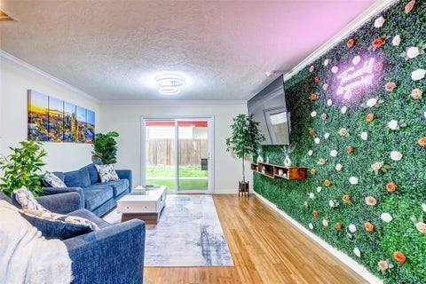 Townhouse For Rent - 3308 Bastrop Street #B<br/> Houston, TX 77004