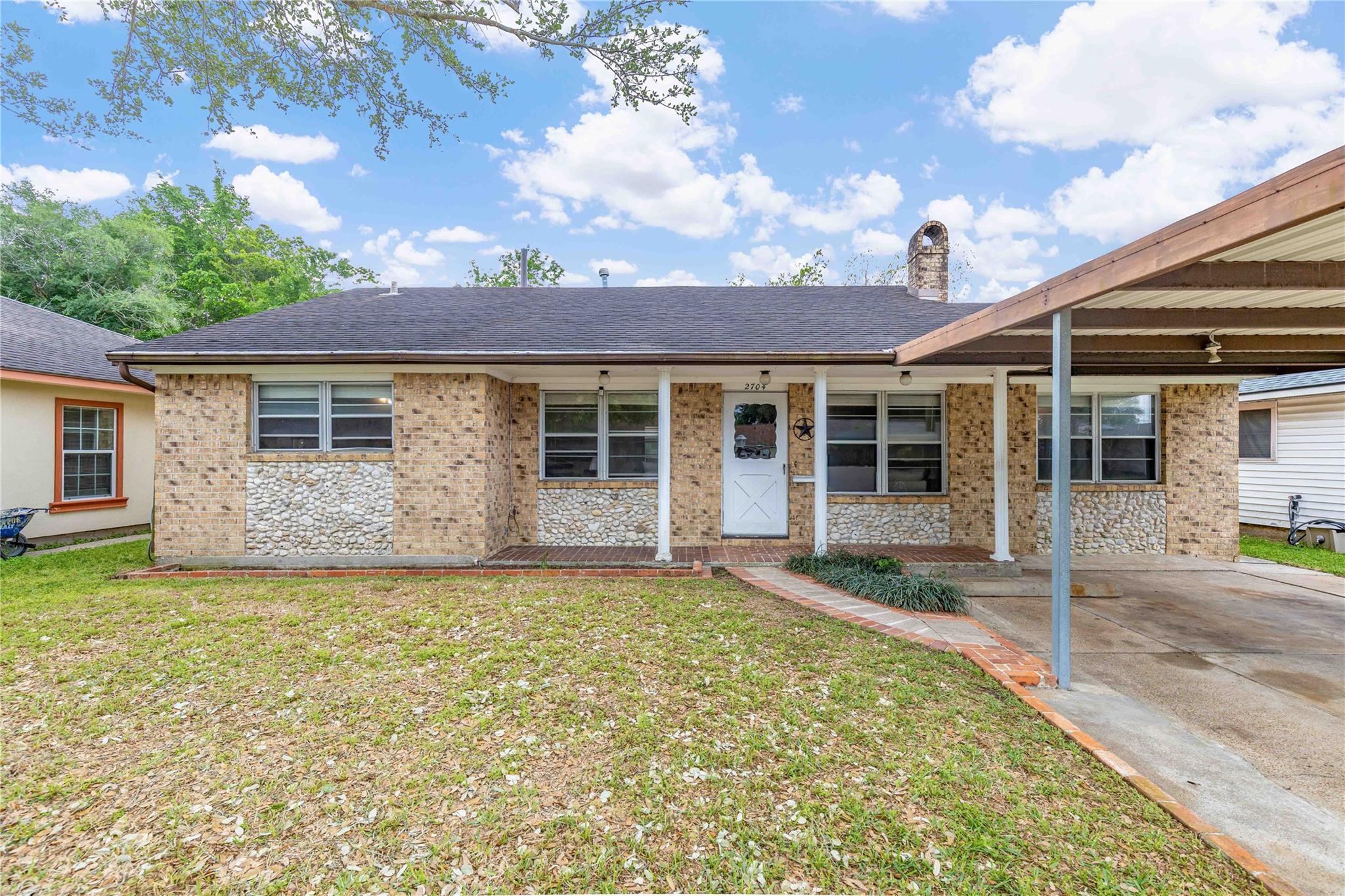 2704 Sweetgum St Street