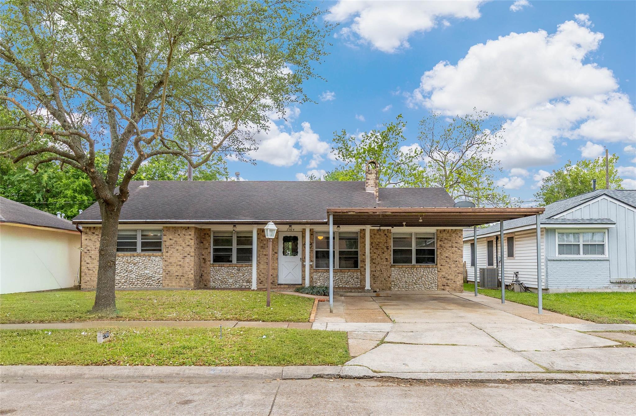 2704 Sweetgum St Street