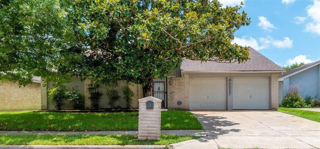 2527 Colonial Ridge Drive