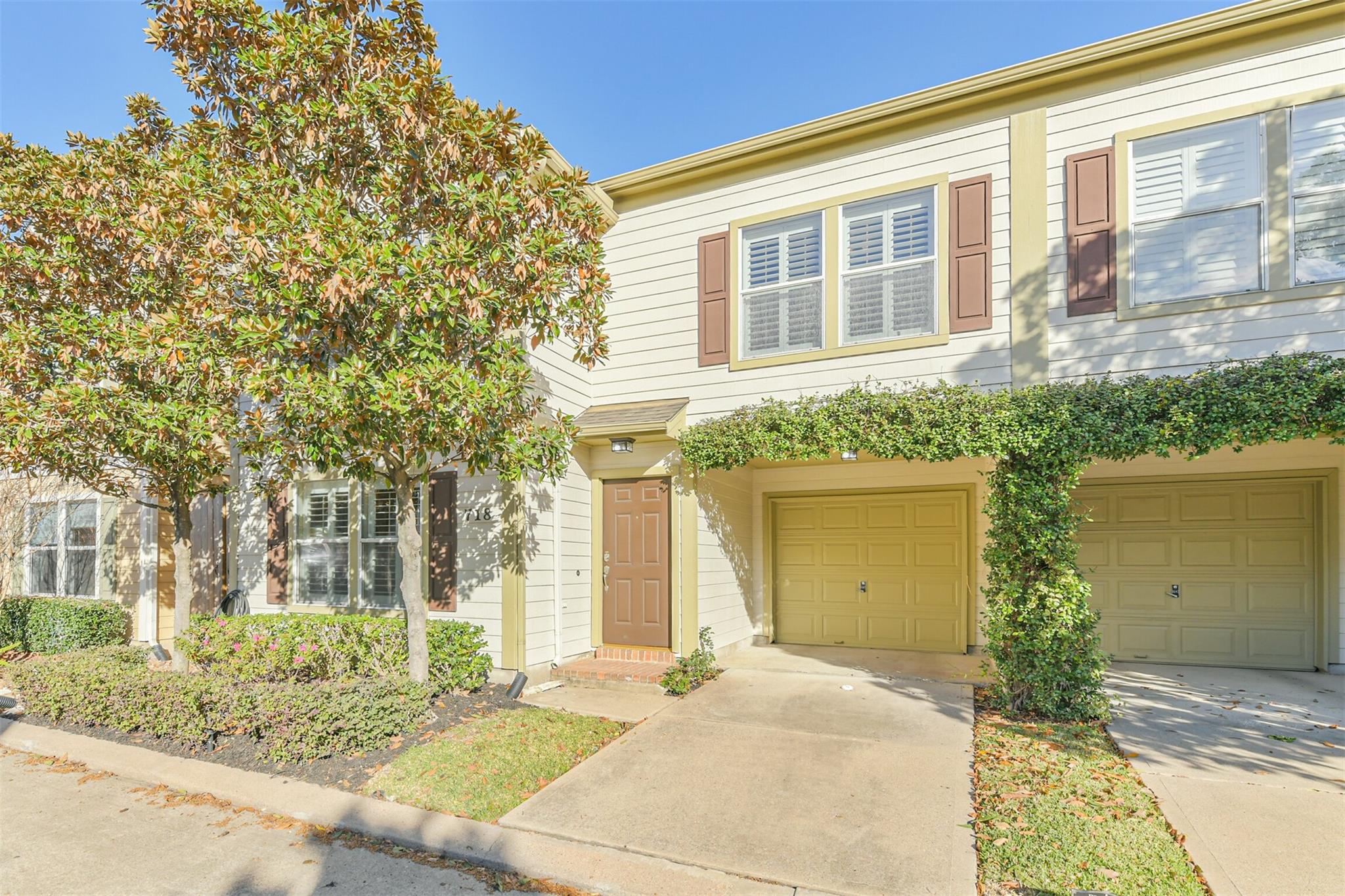 718 Redwing Place Drive