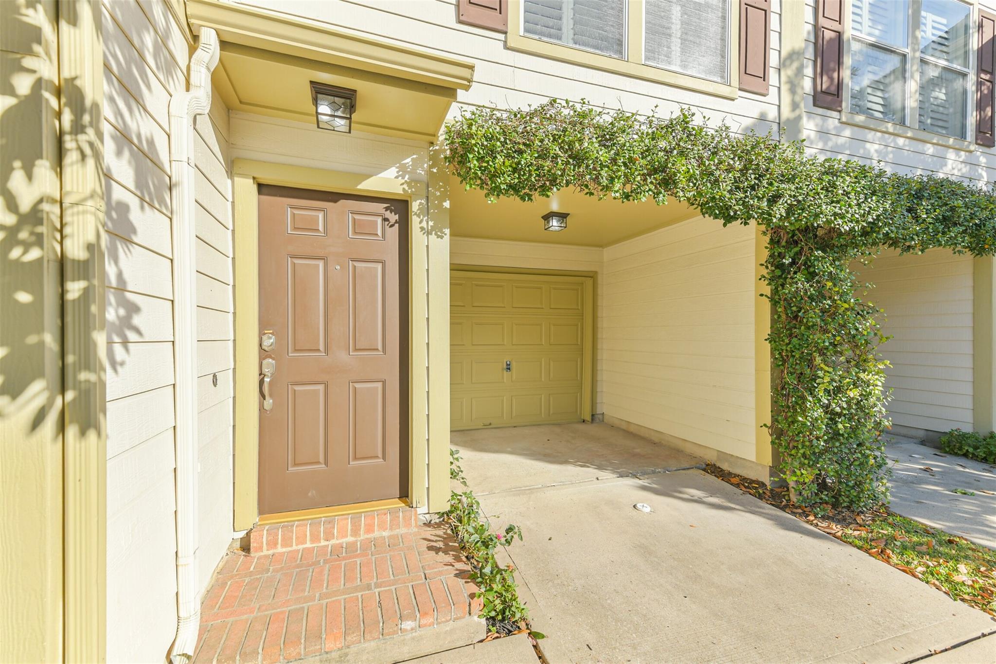 718 Redwing Place Drive