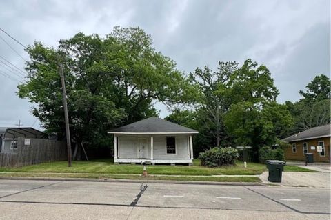 Photo of 2392 Delaware Street, Beaumont, TX 77703 (MLS # 36984106)