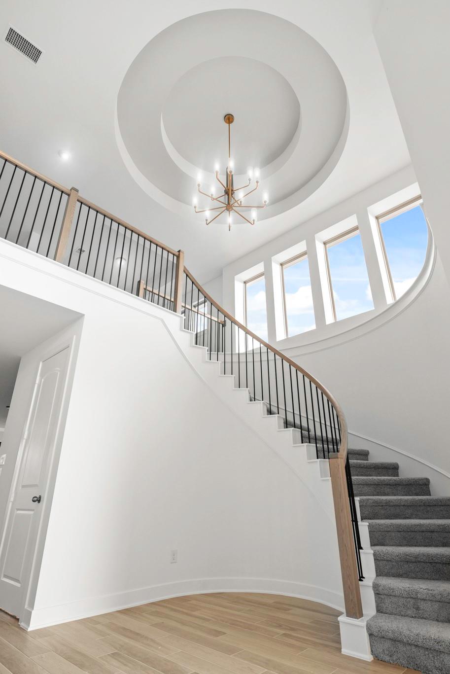 402 Sunlit Valley Circle