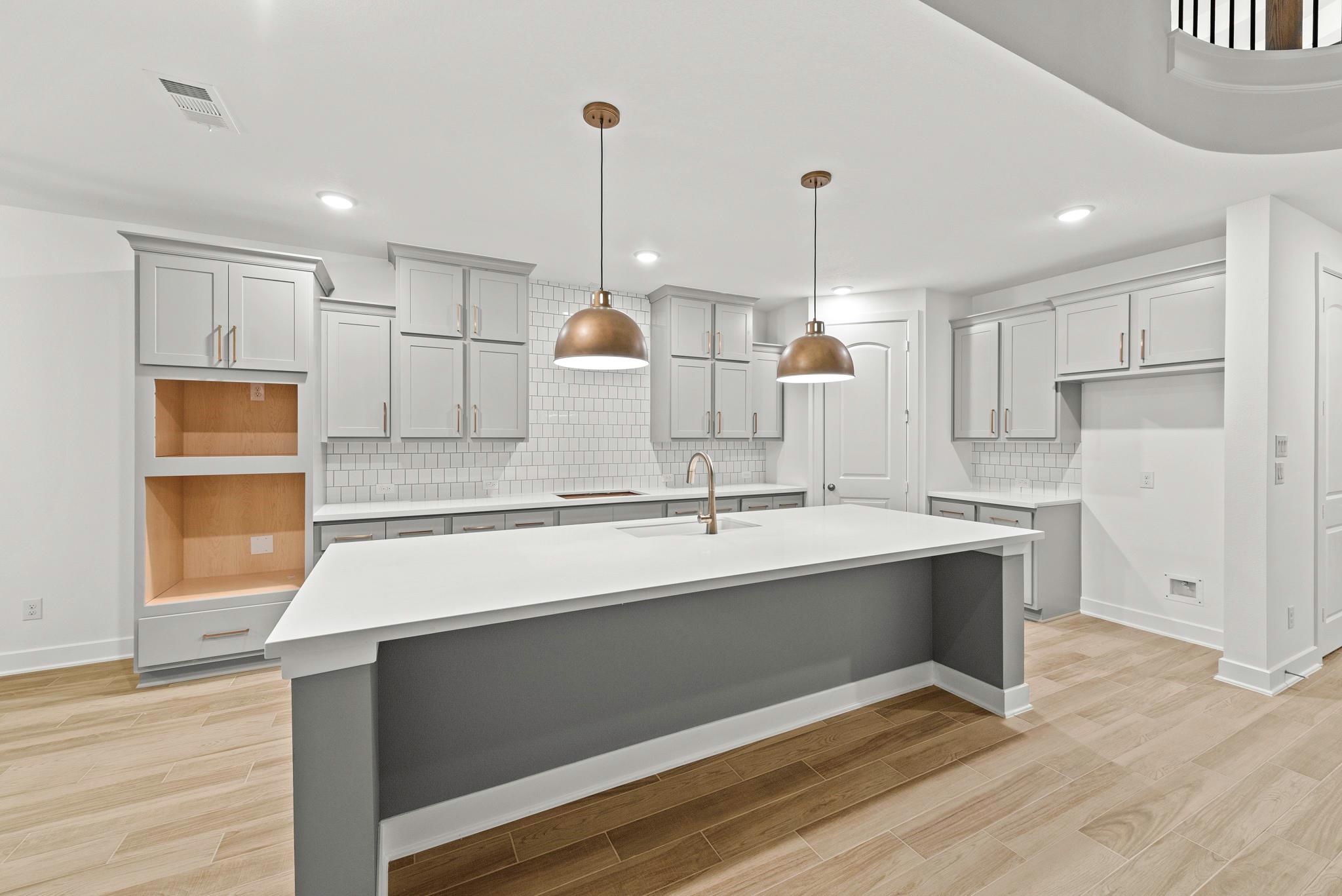 402 Sunlit Valley Circle