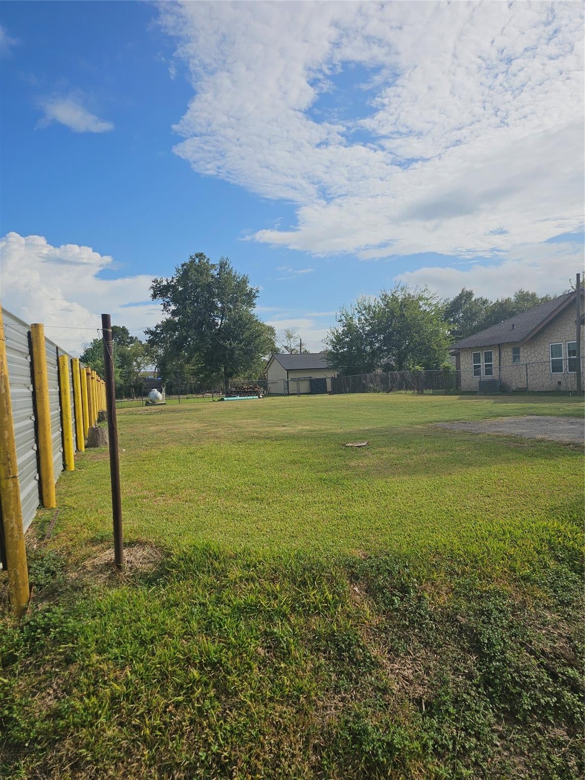 00 Laurelwood Drive