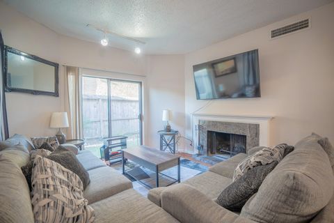 10169 Oakberry Street Houston TX 77042