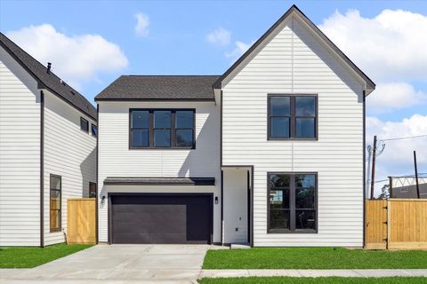 Photo of 5617 Leonard Street, Houston, TX 77023 (MLS # 16239333)