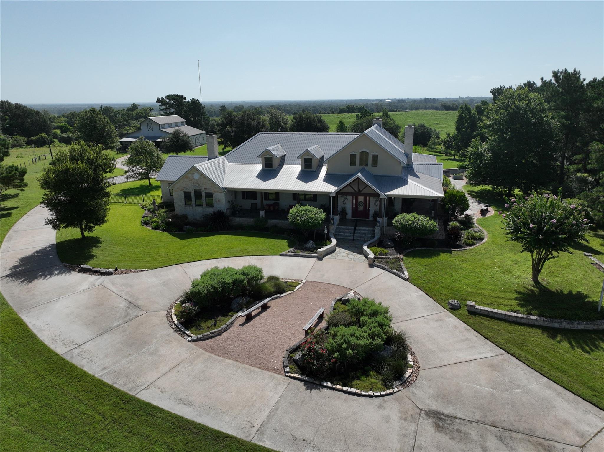1893 Highway 159 E