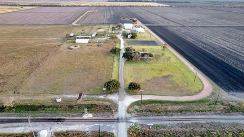 5629 Us-59 S Edna TX 77957