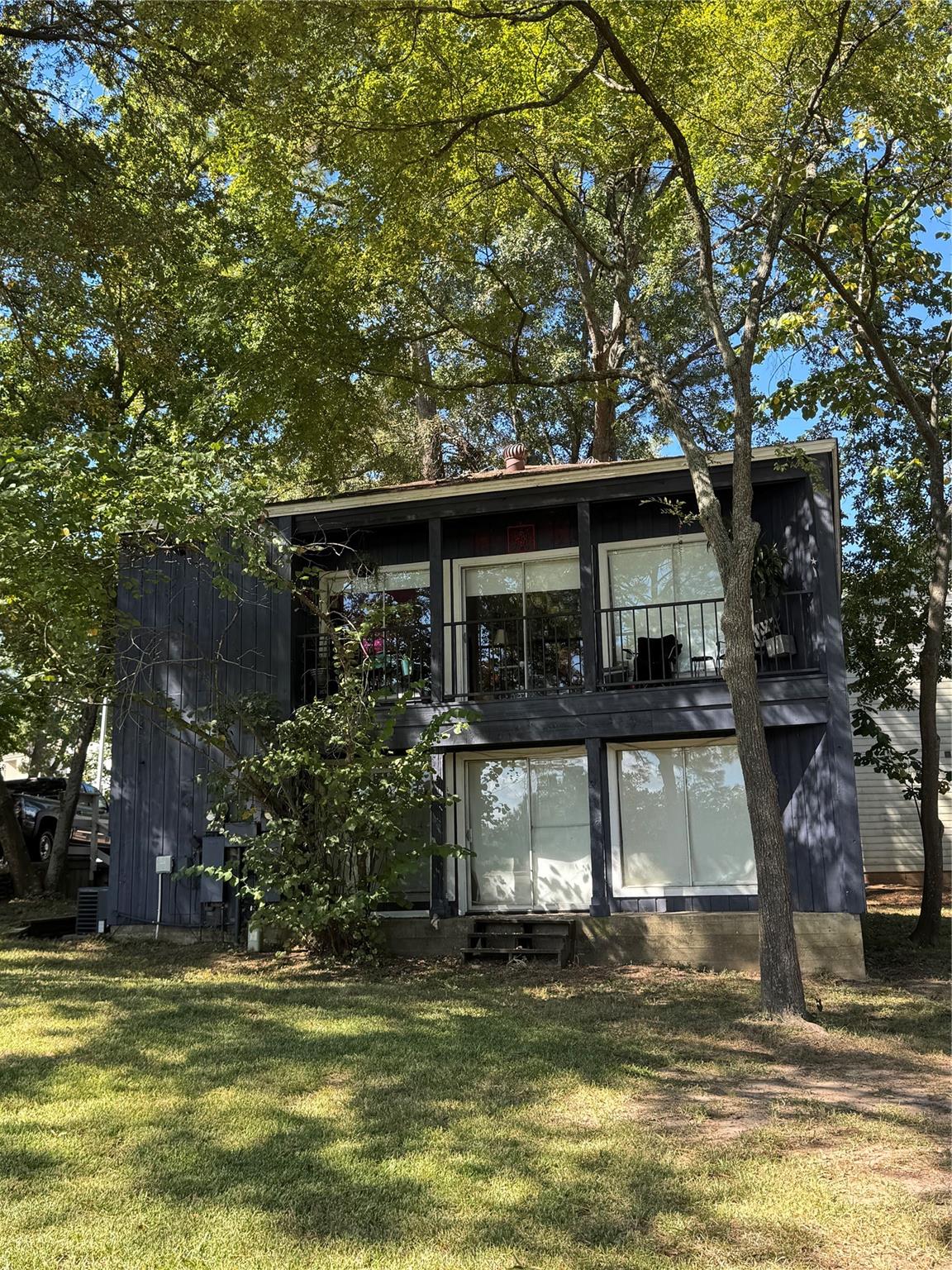 1425 April Villas