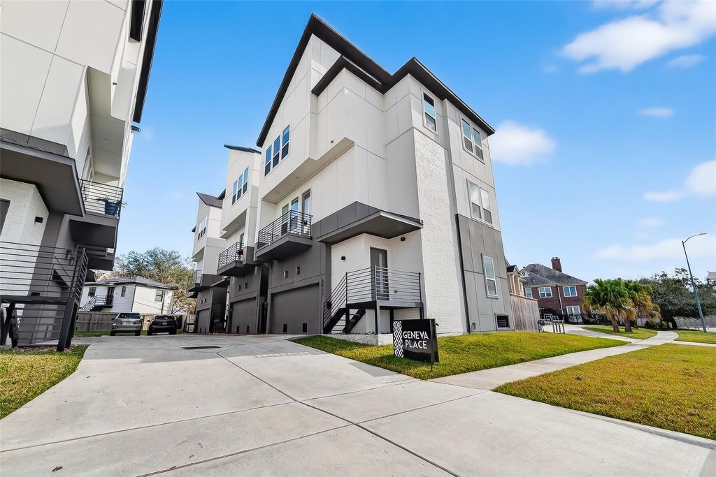 Photo of 2511 N Macgregor Way, Houston, TX 77004 (MLS # 28161575)