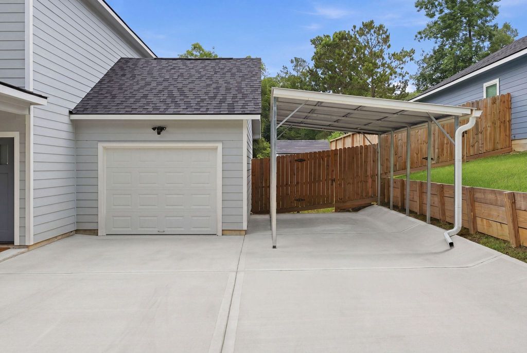 Photo of 14994 Indian Hill Trail, Willis, TX 77378 (MLS # 28702215)