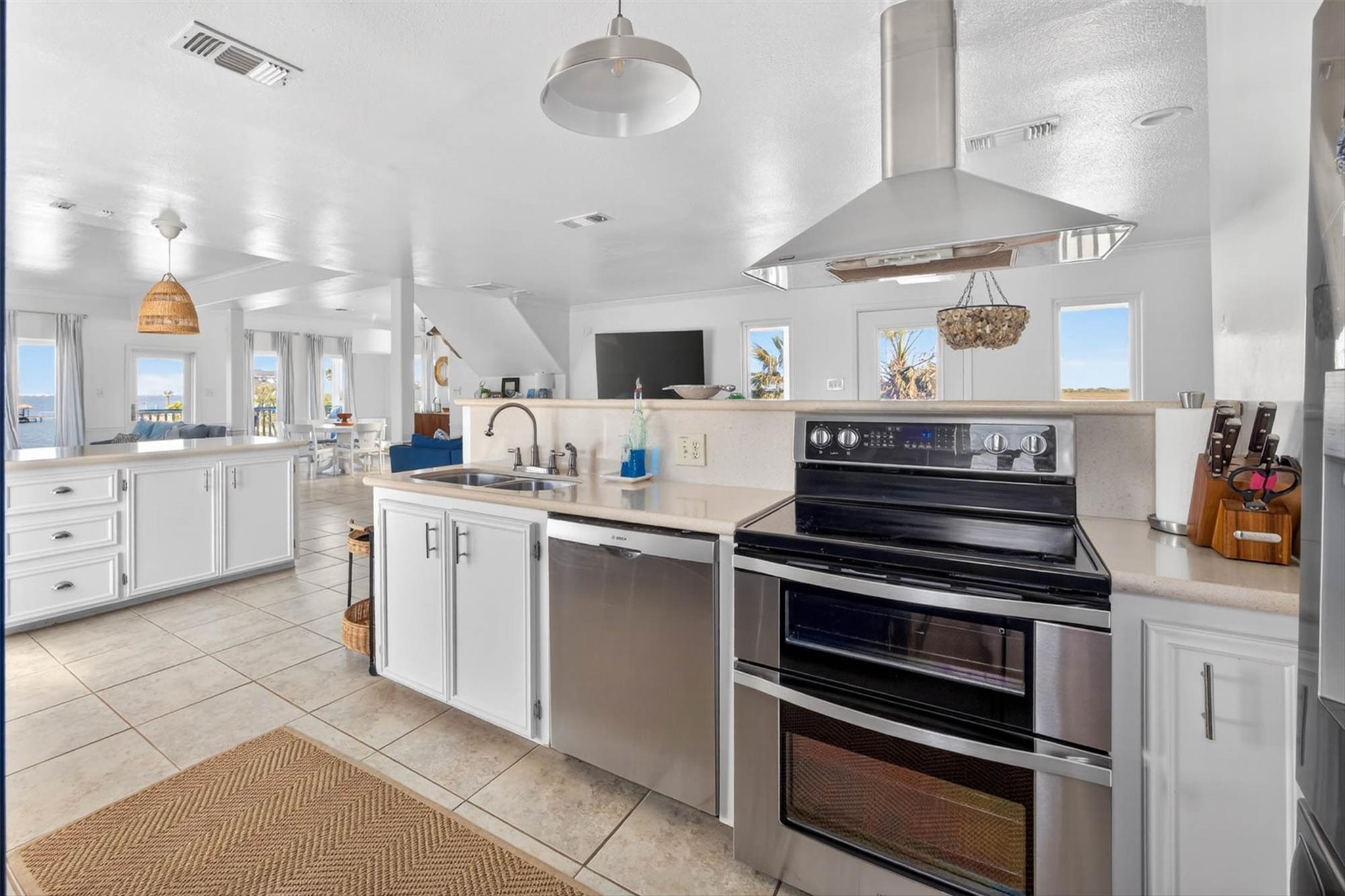 Galveston, Texas, 77554, United States, 4 Bedrooms Bedrooms, ,3 BathroomsBathrooms,Residential,Active,2052005