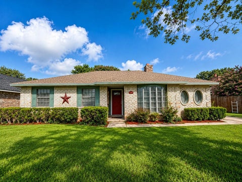 Photo of 4418 Saffron Lane, Friendswood, TX 77546 (MLS # 55476145)