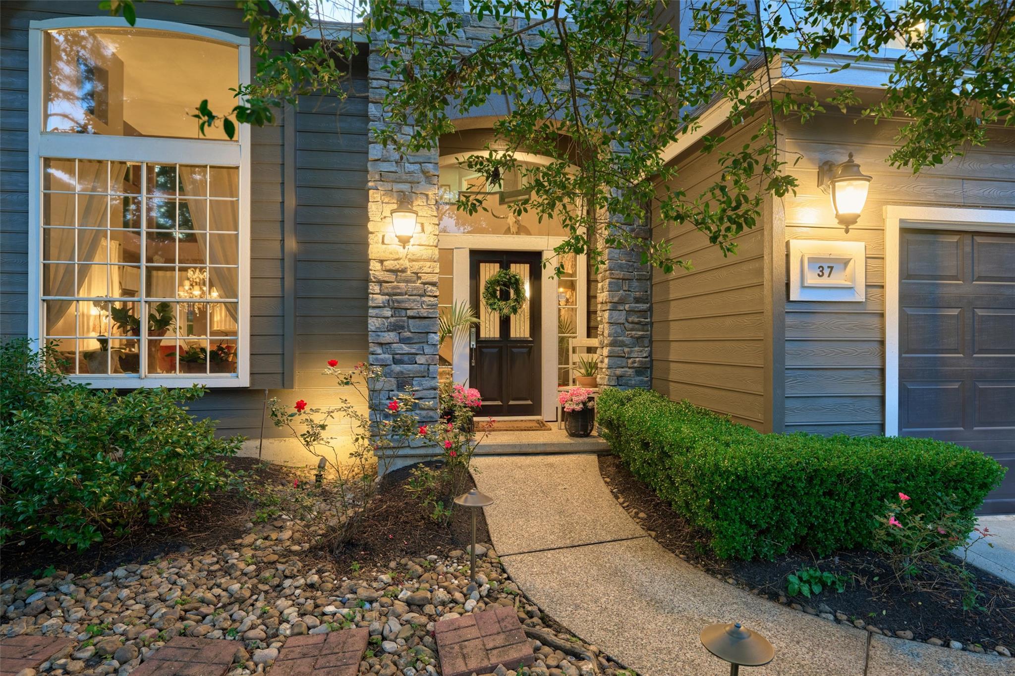 37 Pinepath Place