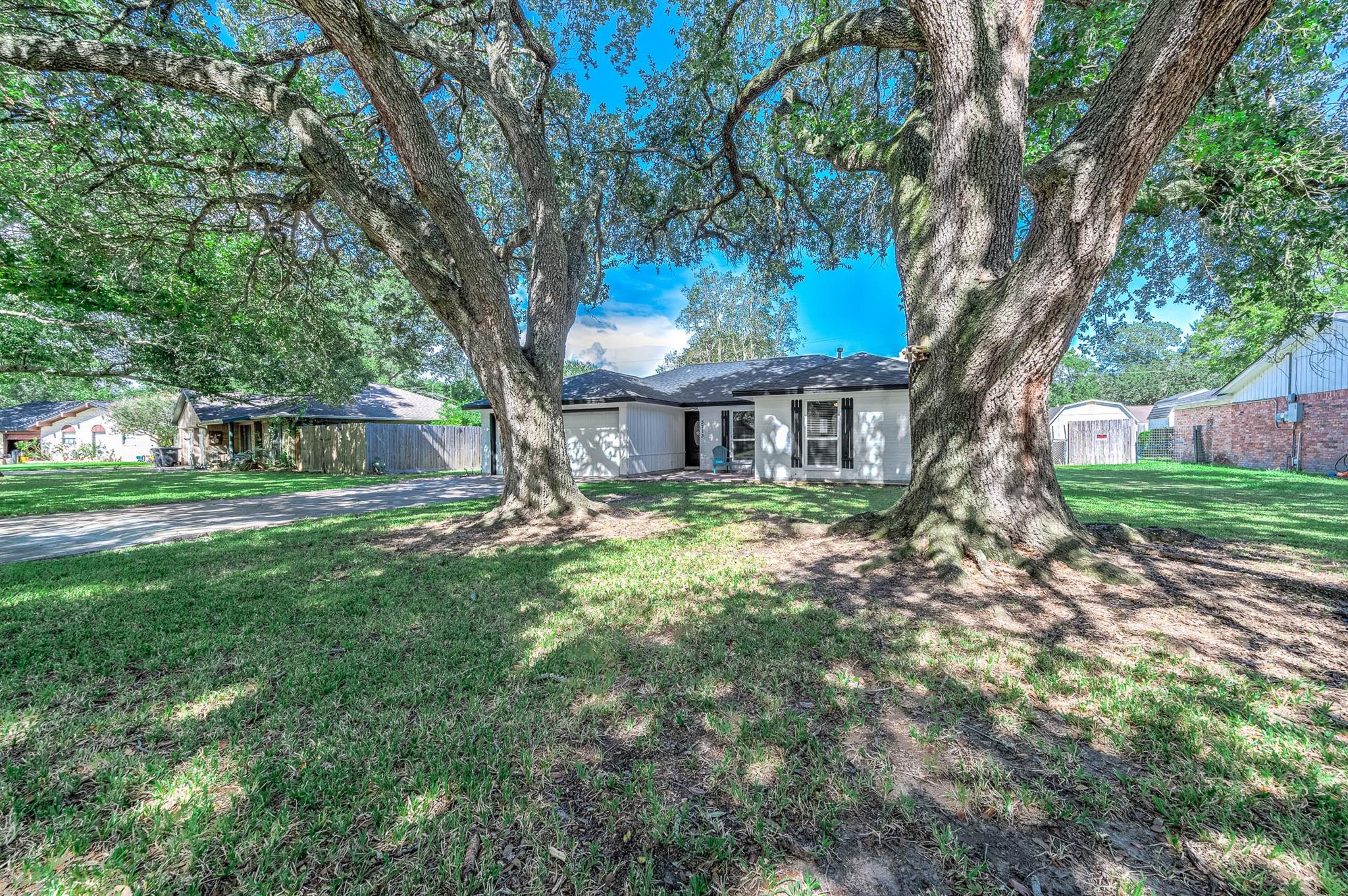 3713 Wilshire Drive