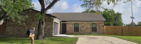 Photo of 6502 Trail Valley Way, Houston, TX 77086 (MLS # 83250603)