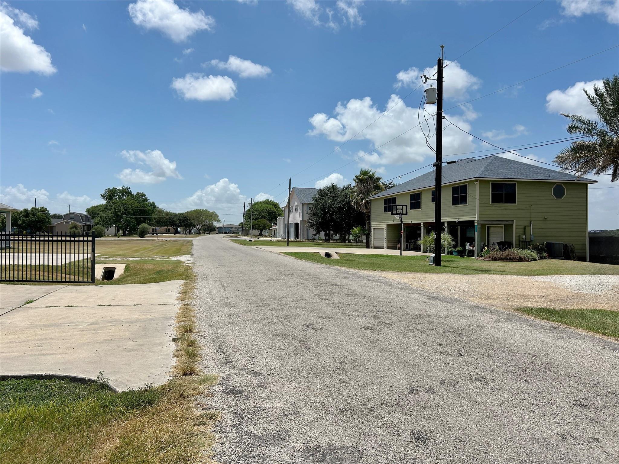 811 W Bayshore Drive