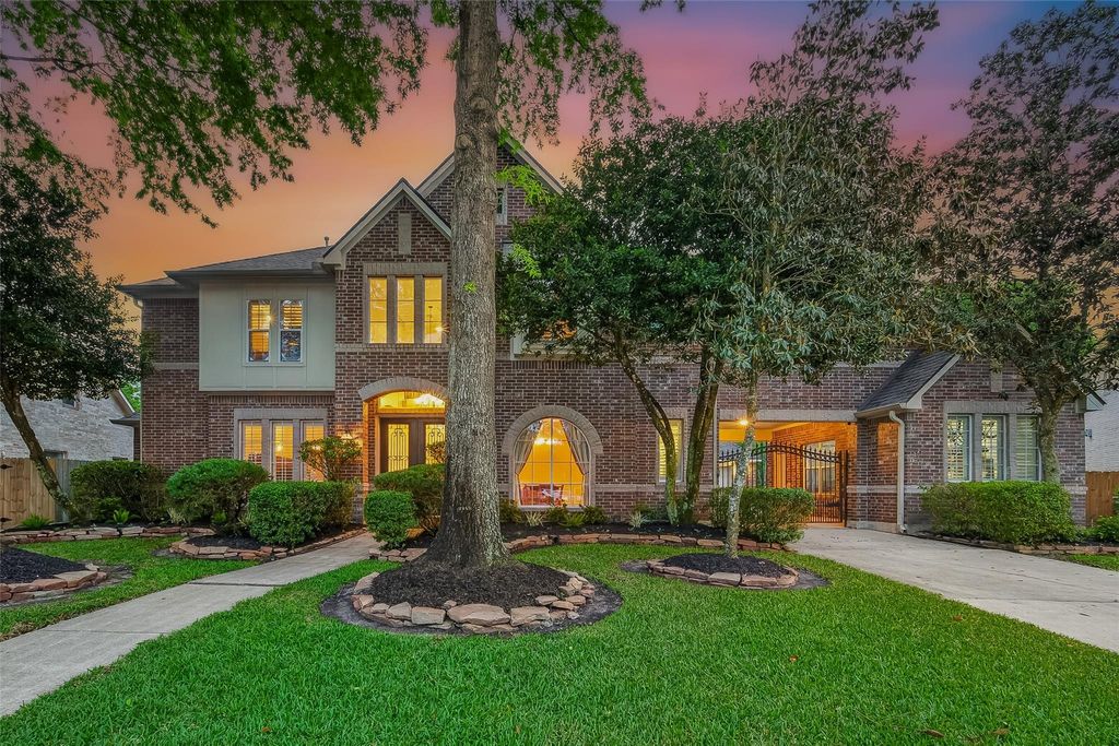 Photo of 14327 Norhill Pointe Drive, Houston, TX 77044 (MLS # 44699554)