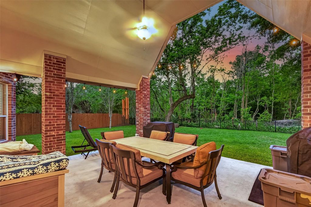 Photo of 14327 Norhill Pointe Drive, Houston, TX 77044 (MLS # 44699554)