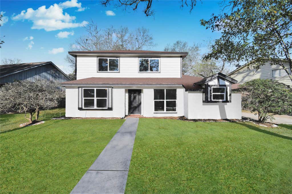 Photo of 2035 Round Spring Drive, Houston, TX 77339 (MLS # 34188771)