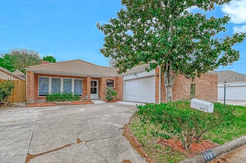Photo of 12815 Ashford Chase Drive, Houston, TX 77082 (MLS # 17176057)