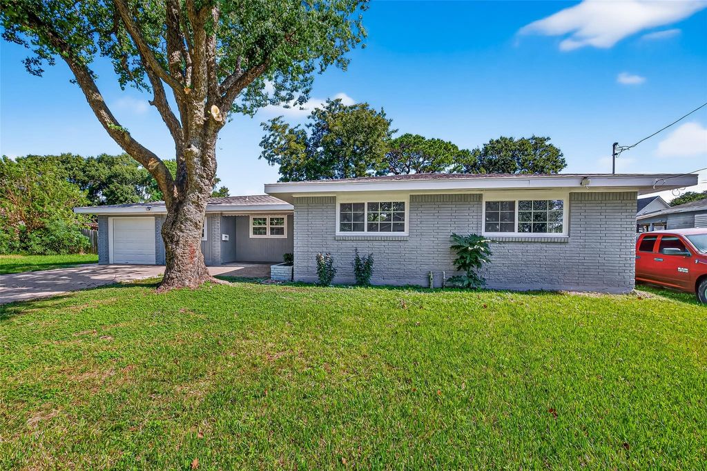 Photo of 1925 Palm Street, La Marque, TX 77568 (MLS # 67554546)