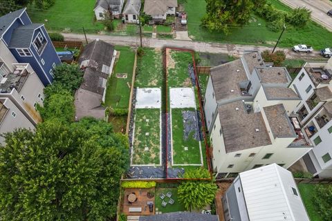 Photo of 1109 Bingham Street, Houston, TX 77007 (MLS # 92894168)