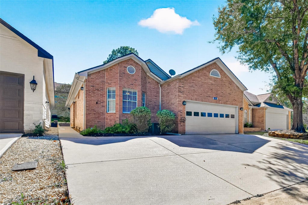 Photo of 103 Fairway View Court, Montgomery, TX 77356 (MLS # 56917862)