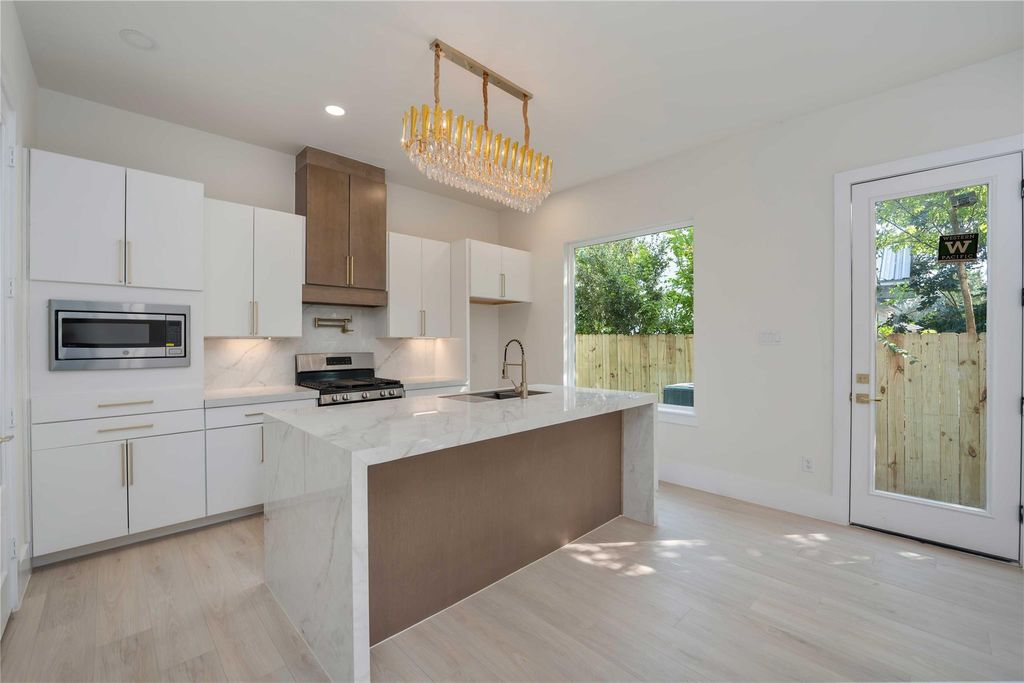 Photo of 7125 England Street, Houston, TX 77021 (MLS # 85764550)