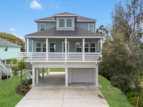 Homes For Sale - 3903 Pirates Beach Circle<br/> Galveston, TX 77554