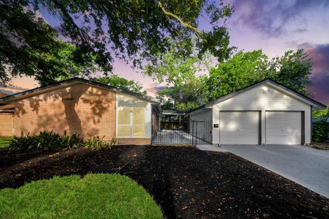 Photo of 13406 Melcher Drive, Houston, TX 77045 (MLS # 24657592)