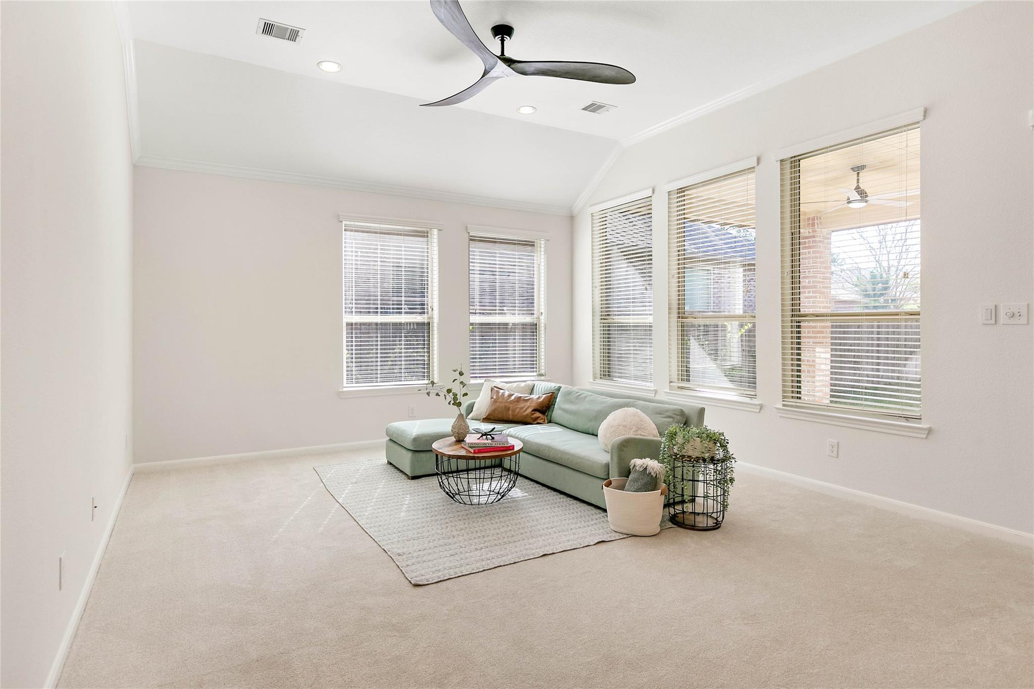 35 E Wolf Cabin Circle