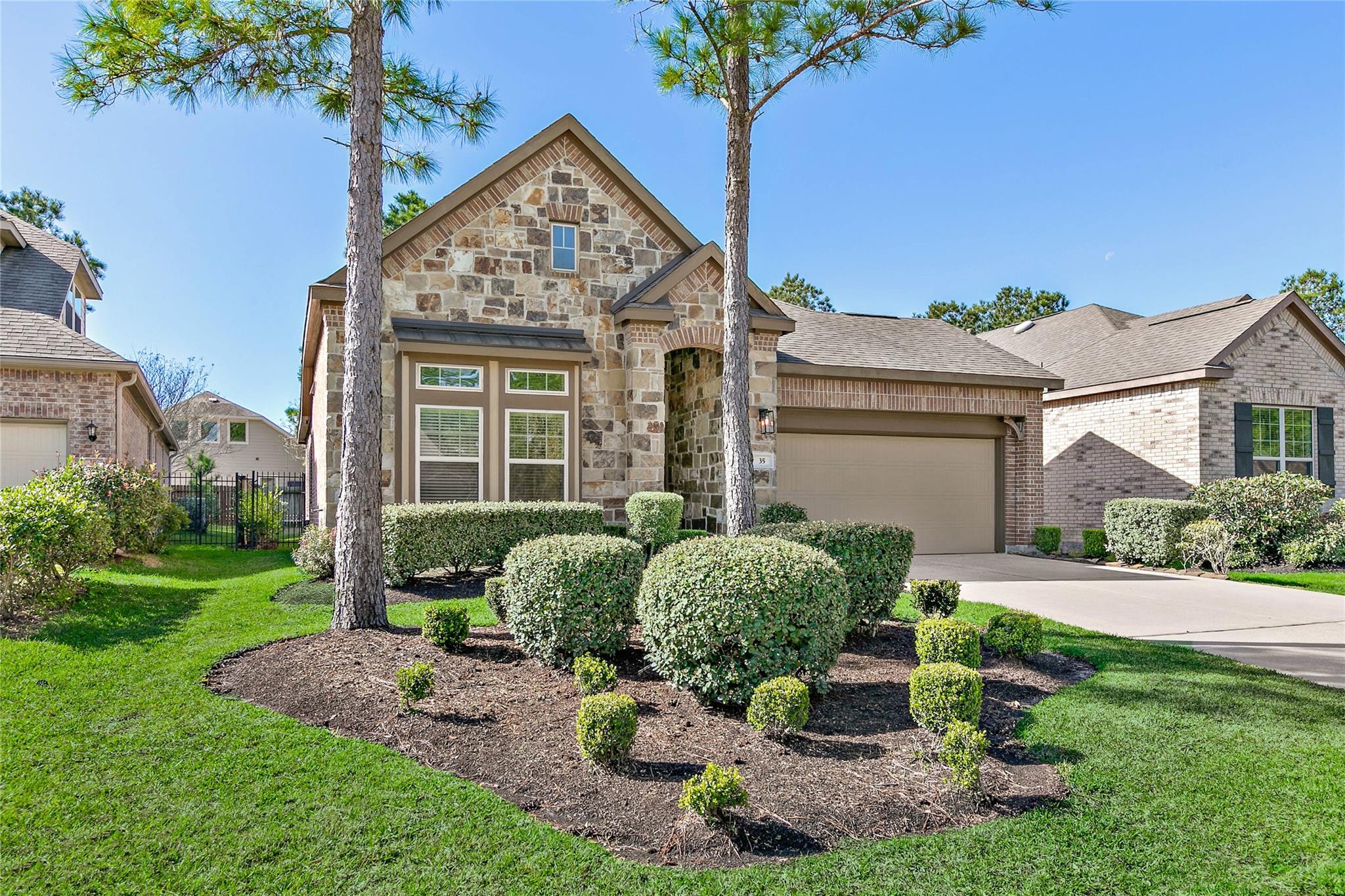 35 E Wolf Cabin Circle