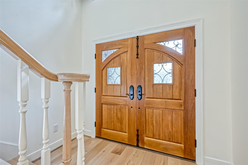 Photo of 13719 Ashley Run, Houston, TX 77077 (MLS # 55601250)