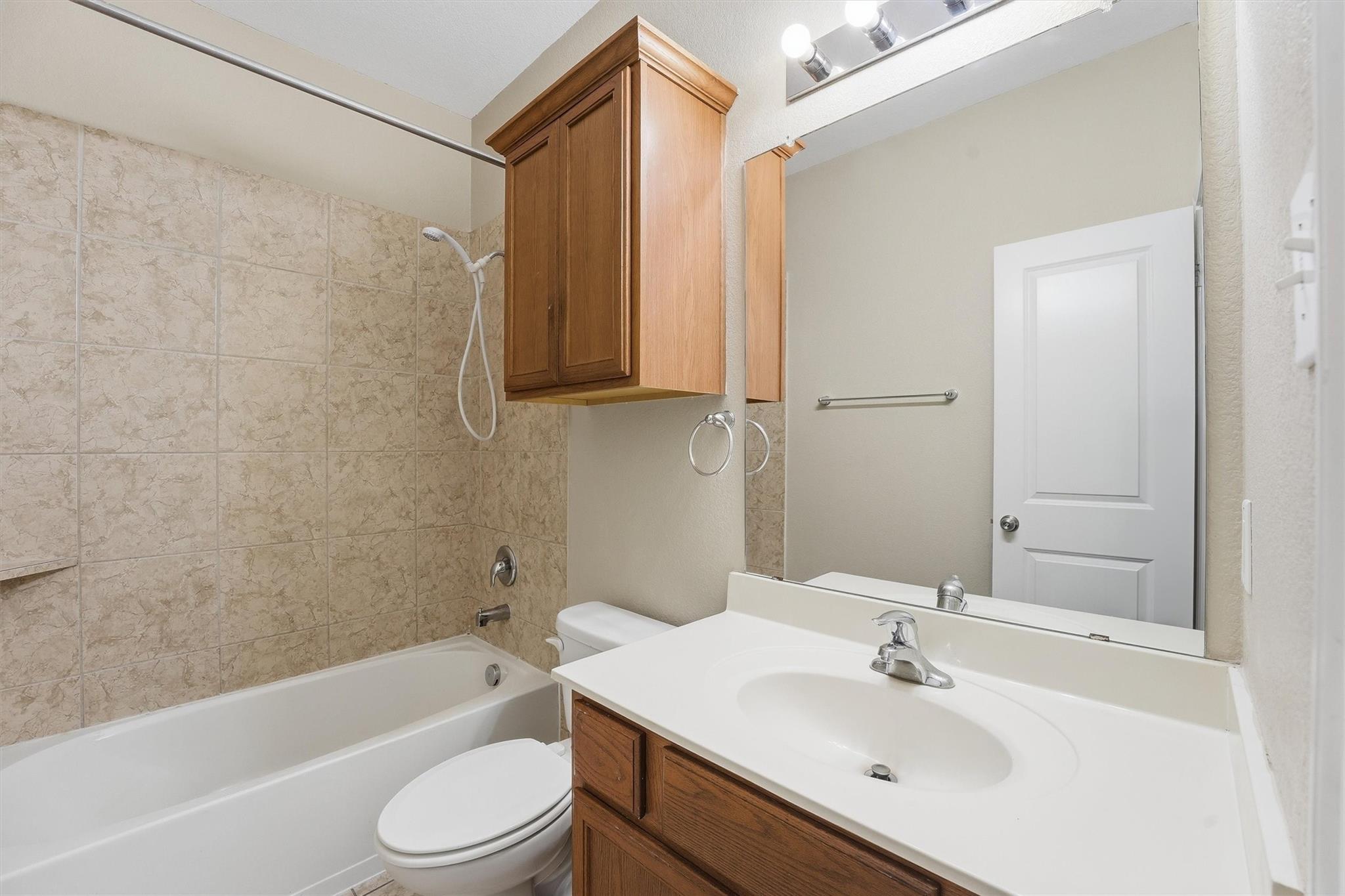 2704 Baywater Creek Lane