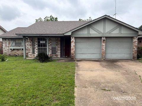 Photo of 6235 Leaf Arbor Drive, Houston, TX 77092 (MLS # 56372179)