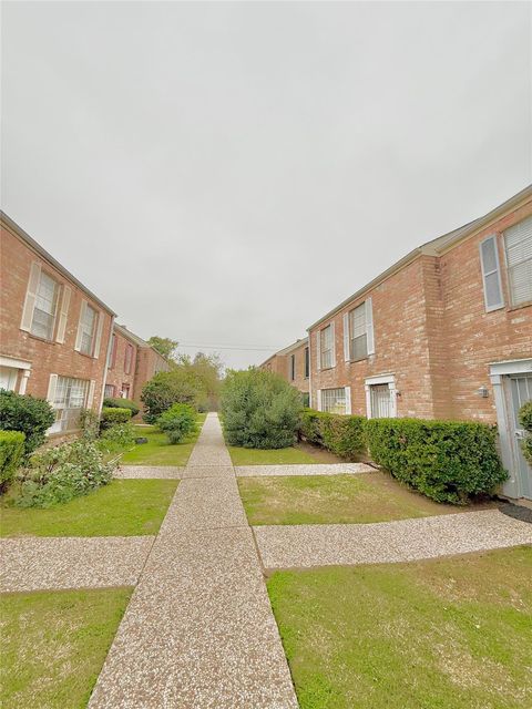 Photo of 4166 Belle Park Drive #4166, Houston, TX 77072 (MLS # 33864254)
