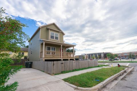 4027 Avenue N 1/2 Galveston TX 77550