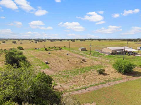 Photo of 150 Private Road 4001, Yoakum, TX 77995 (MLS # 54368331)